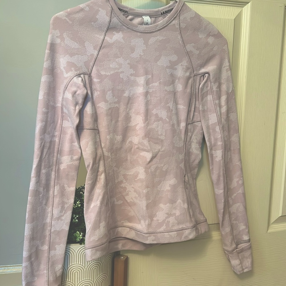 LULU Fitted Nulu Pink Camo top!!
